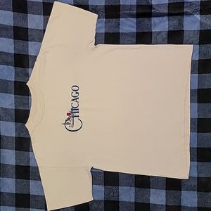 Vintage. Made in USA. Single-stitch. Embroidered. CHICAGO. Tee size L